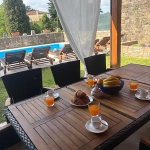 Letizia Villa Oprtalj